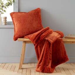 Catherine Lansfield Velvet and Faux Fur Soft Touch Cushion - thumbnail 4