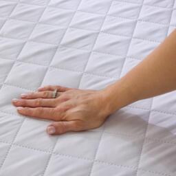Downland Sleep Well Mattress Protector - thumbnail 3