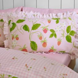 Catherine Lansfield Strawberry Frills Gingham Duvet Cover Set - thumbnail 3