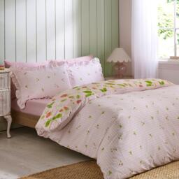 Catherine Lansfield Strawberry Frills Gingham Duvet Cover Set - thumbnail 2