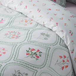 Catherine Lansfield Cameo Floral Duvet Cover Set - thumbnail 4