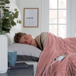 Slumberdown Comfy Hugs Heated Throw - thumbnail 3