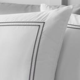 Catherine Lansfield Soft Mono Satin Stitch Duvet Cover Set - thumbnail 3