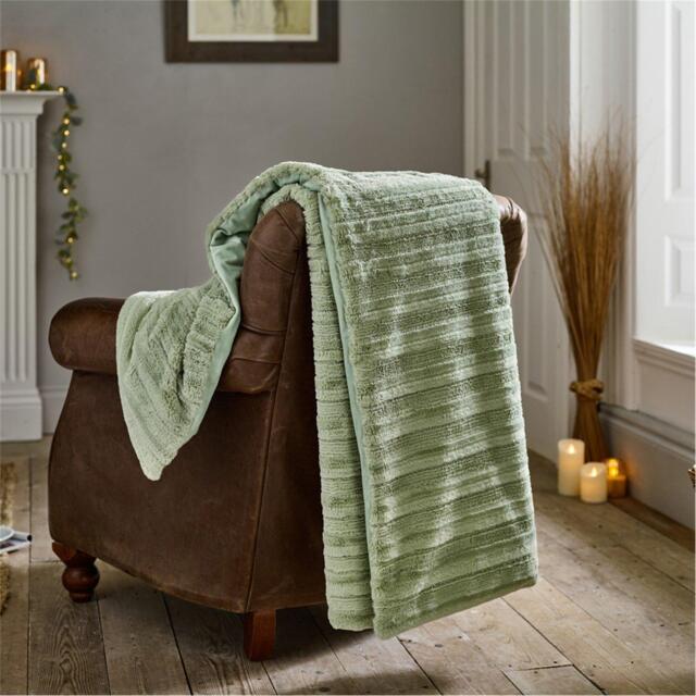 The Lyndon Company Chatsworth Throw - 130x170cm - image 1