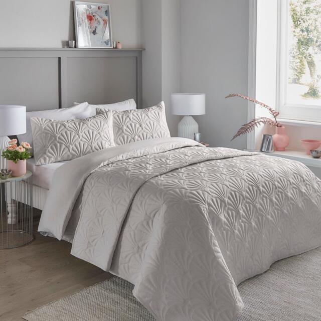 Serene Home Cavali Embossed Pinsonic Duvet Cover Set Duck Egg - image 1