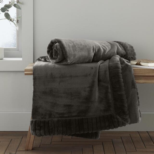 Catherine Lansfield Velvet And Faux Fur Soft Touch Blanket Throw - image 1