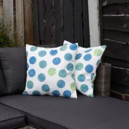 Streetwize Outdoor Polka Dot Scatter Cushions - Pack of 6 - thumbnail 4
