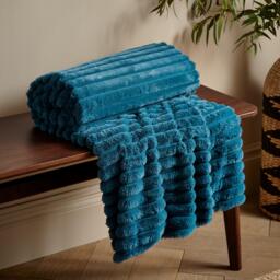 Catherine Lansfield Cosy Ribbed Faux Fur Soft Blanket Throw - thumbnail 1