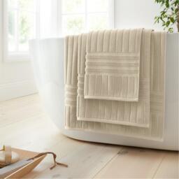 Bianca Hotel Towel 600gsm - thumbnail 1