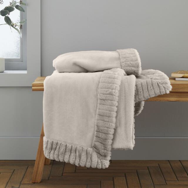 Catherine Lansfield Velvet And Faux Fur Soft Touch Blanket Throw - image 1