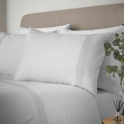 Catherine Lansfield Pintuck Easy Iron Percale Duvet Cover Set - thumbnail 2