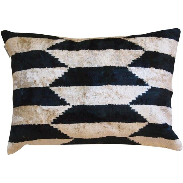 Les Ottomans LesOttomans Velvet Cushion - 40x50cm