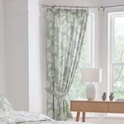 Dreams and Drapes Chrysanthemum Pencil Pleat Curtains in Blue