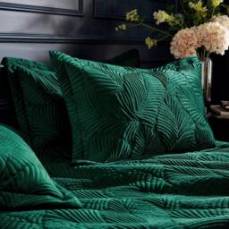 Paoletti Palmeria Quilted Velvet Duvet Set - thumbnail 3