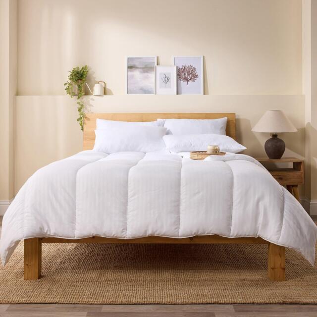 Snuggledown Scandinavian Classic Soft Touch 13.5 Tog Duvet - image 1