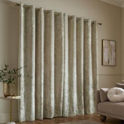 Catherine Lansfield Crushed Velvet Lined Eyelet Curtains - thumbnail 2