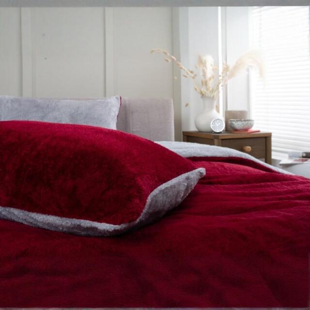 The Lyndon Company Pillowcases