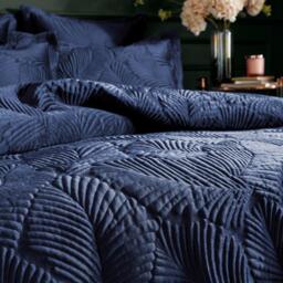 Paoletti Palmeria Quilted Velvet Duvet Set - thumbnail 2