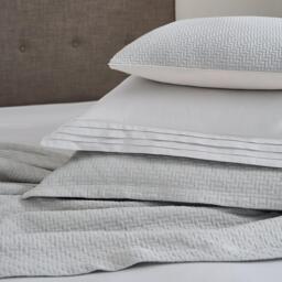 Bedeck of Belfast Vendi 300TC Infused Cotton Duvet Cover - thumbnail 3