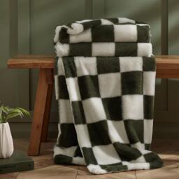 Catherine Lansfield Cosy Soft Checkerboard Fleece Blanket Throw