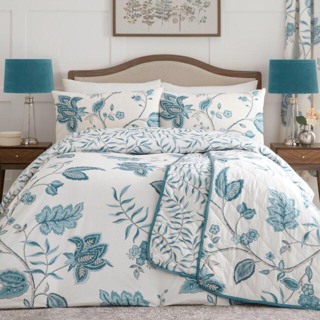 Dreams and Drapes Samira Heritage Floral Duvet Cover Set in Plum - image 1