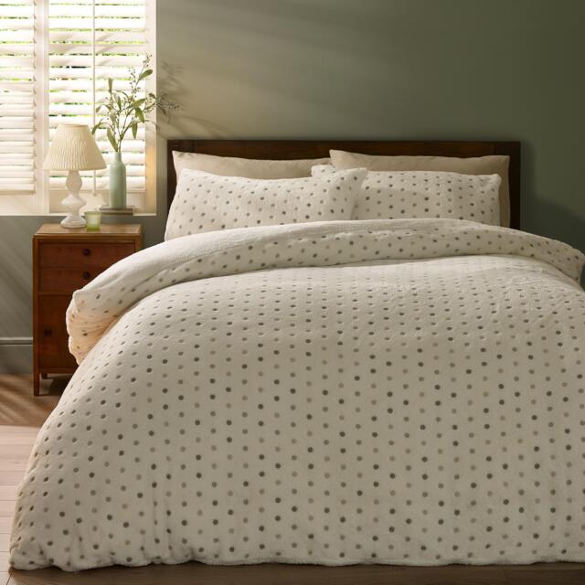 Catherine Lansfield Cosy Spot Fleece Duvet Cover Set - image 1