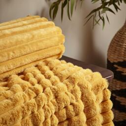Catherine Lansfield Cosy Ribbed Faux Fur Soft Blanket Throw - thumbnail 2