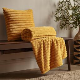Catherine Lansfield Cosy Ribbed Faux Fur Soft Blanket Throw - thumbnail 3