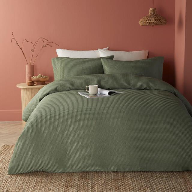 Serene Home Lindly Embossed Waffle Duvet Cover Set in Green - image 1