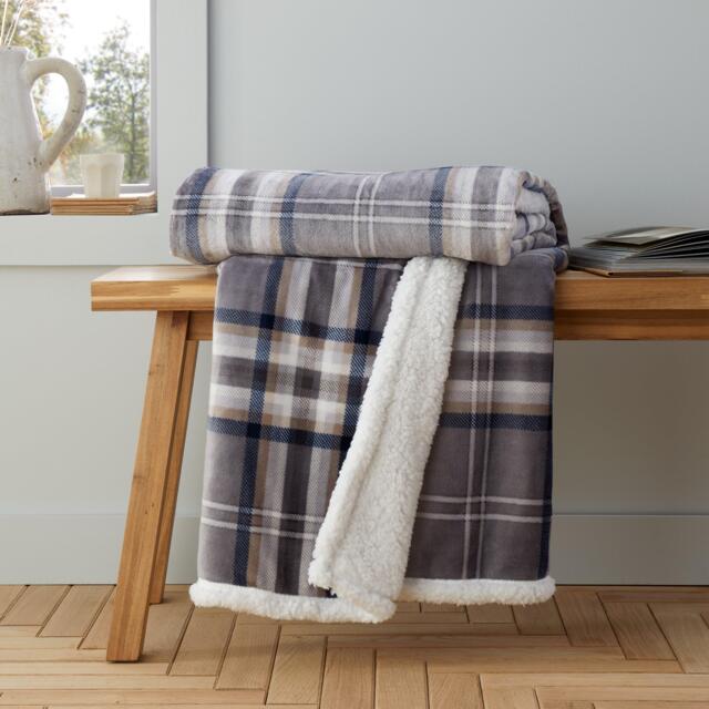 Catherine Lansfield Cosy Kelso Check Blanket Throw - image 1