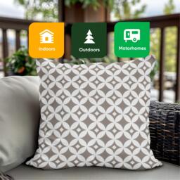 Streetwize Pair of Filled Outdoor Cushions - thumbnail 7