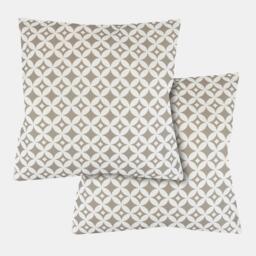 Streetwize Pair of Filled Outdoor Cushions - thumbnail 2