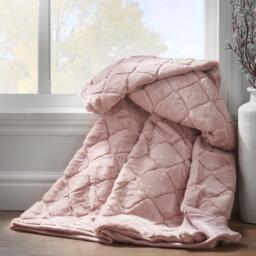 Catherine Lansfield Cosy Diamond Faux Fur Soft Blanket Throw - thumbnail 1