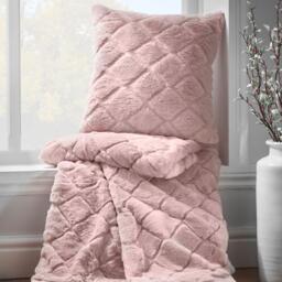 Catherine Lansfield Cosy Diamond Faux Fur Soft Blanket Throw - thumbnail 2