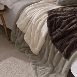 Paoletti Empress Faux Fur Throw - thumbnail 4