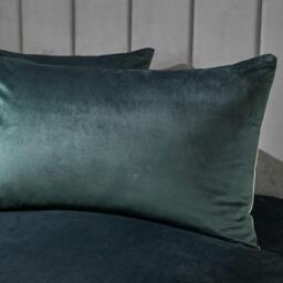 Laurence Llewelyn-Bowen Montrose Velvet Duvet Cover Set in Bottle Green - thumbnail 2