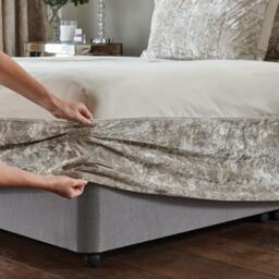 Catherine Lansfield Crushed Velvet Elasticated Divan Base Wrap - thumbnail 3