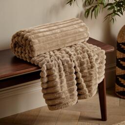 Catherine Lansfield Cosy Ribbed Faux Fur Soft Blanket Throw - thumbnail 1