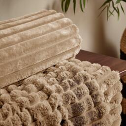 Catherine Lansfield Cosy Ribbed Faux Fur Soft Blanket Throw - thumbnail 2
