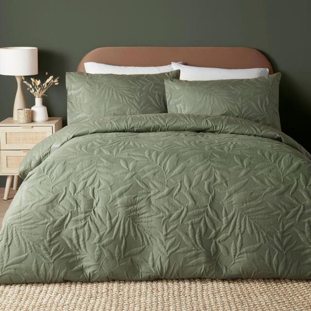 Serene Home Luana Embossed Floral Duvet Cover Set in Green