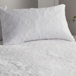 Serene Home Avery Pinsonic Damask Duvet Cover Set in White - thumbnail 2