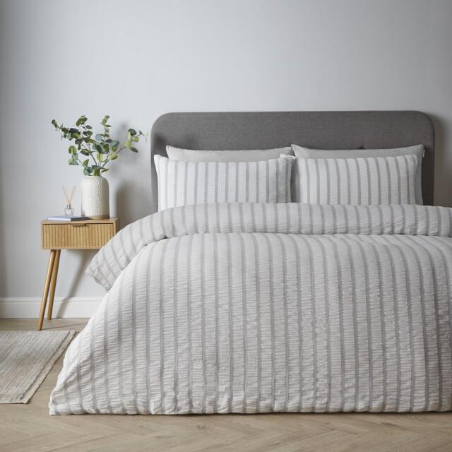 Catherine Lansfield Soft Seersucker Stripe Duvet Cover Set - image 1
