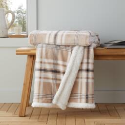 Catherine Lansfield Cosy Kelso Check Blanket Throw