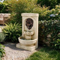 Streetwize Solar Water Feature - Lion Head Fountain - thumbnail 1