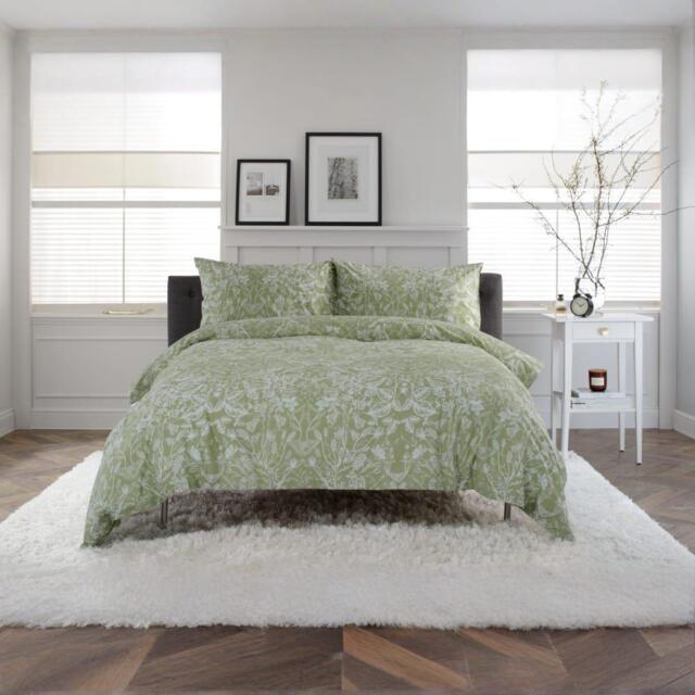 Deyongs Secret Gard Duvet Cover - image 1