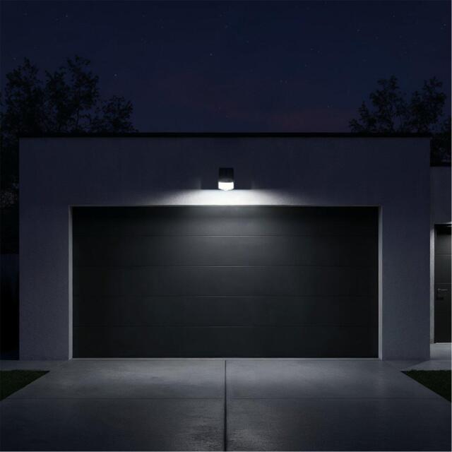 Streetwize Solar-Powered Swivel Security Light - image 1