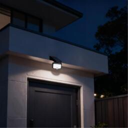 Streetwize Solar-Powered Swivel Security Light - thumbnail 3