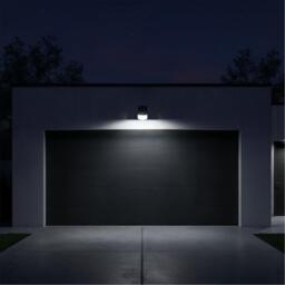 Streetwize Solar-Powered Swivel Security Light