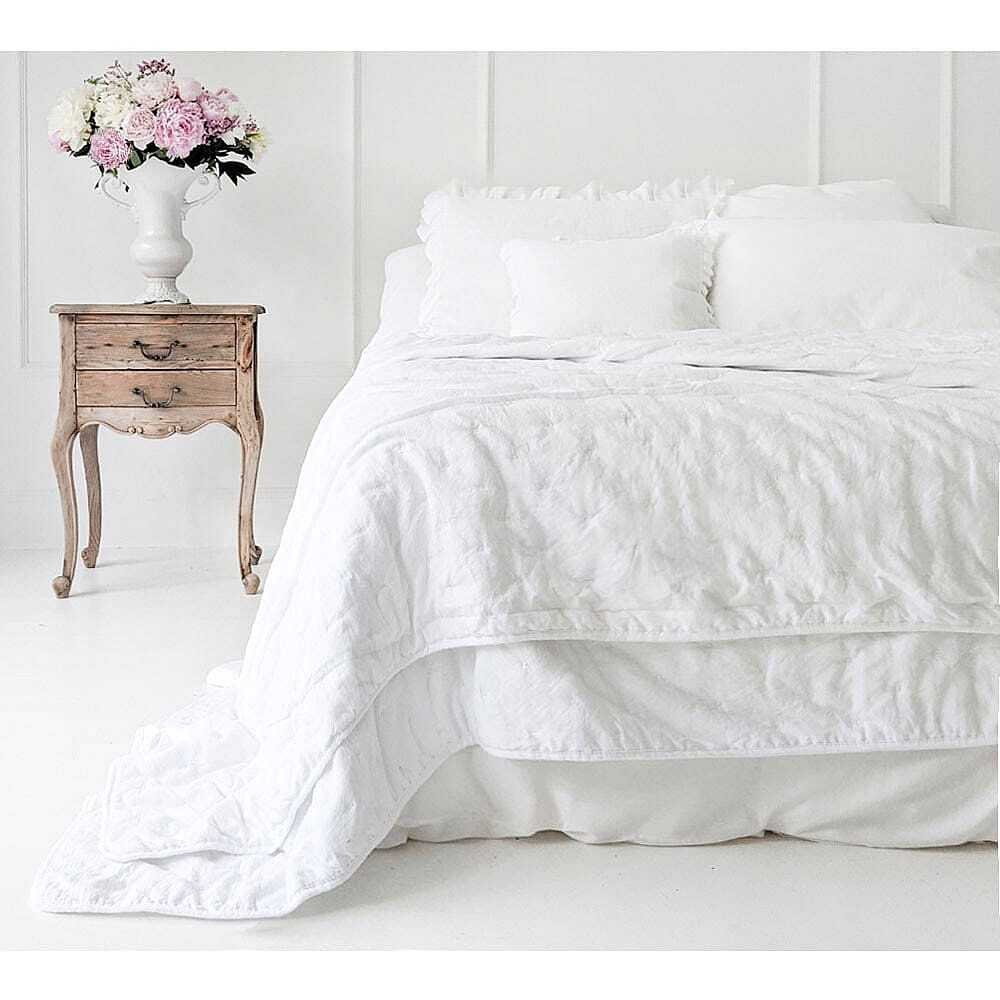 Peachskin Quilted Bedspread in Oyster White - image 1
