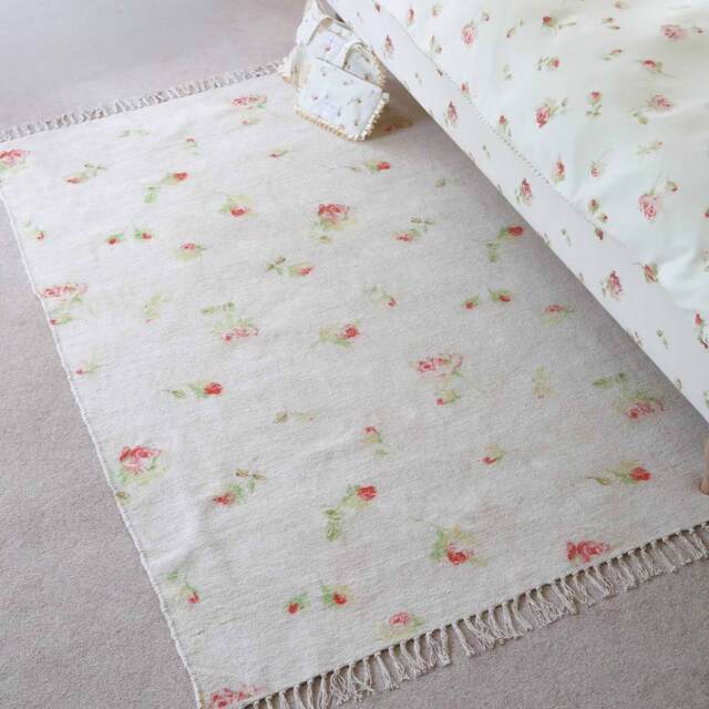 Nostalgic Rose Floral Rug - image 1